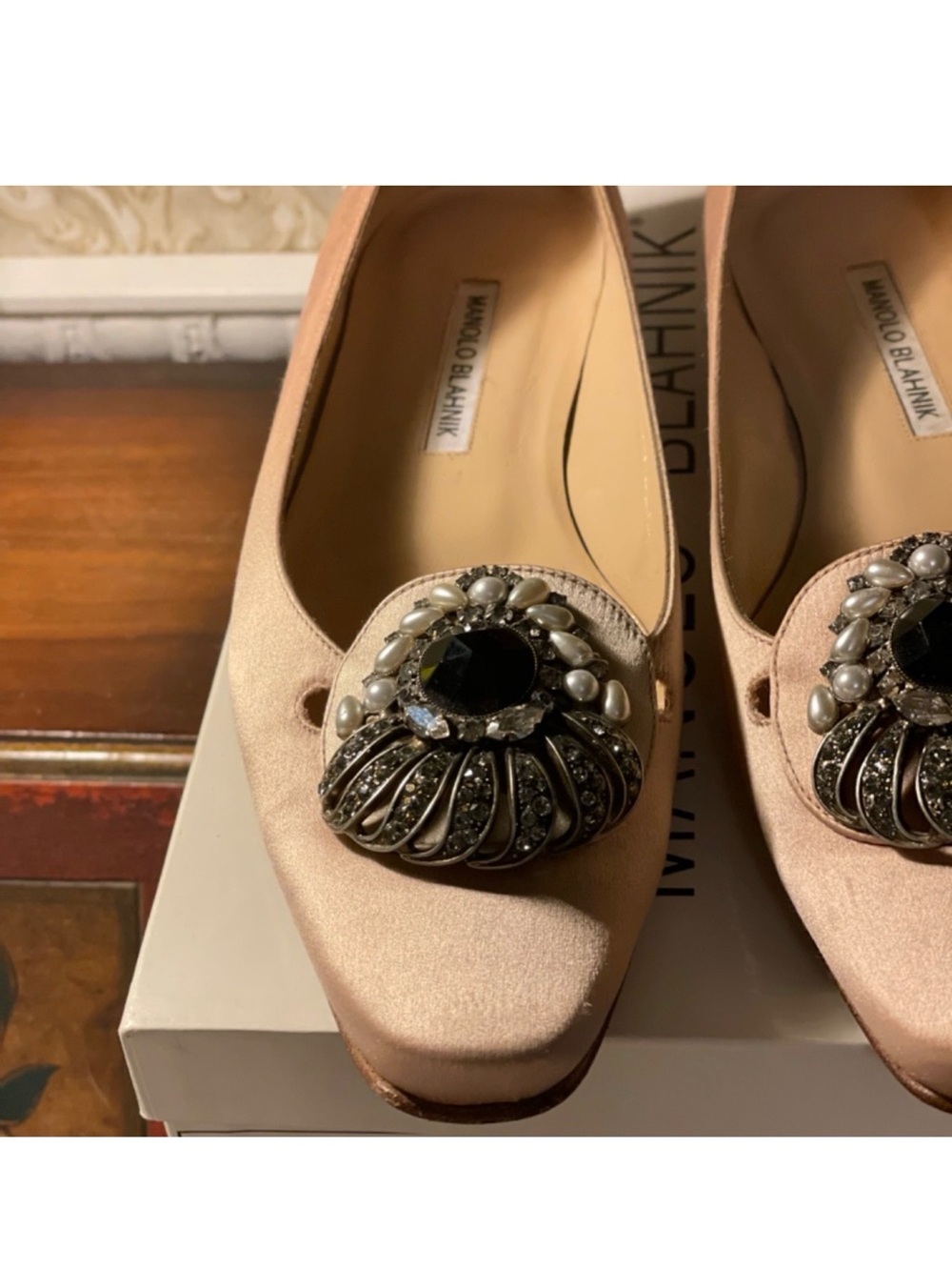Manolo Blahnik Jeweled Satin Flats Nude/Soft Pink Size 38 - Picture 3 of 6